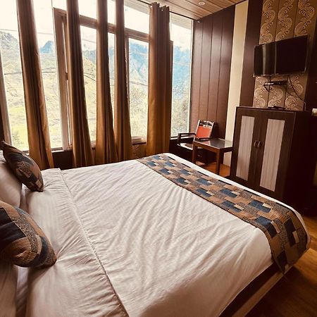 Sleeping Beauty Hotel Moutain View Property Joshīmath المظهر الخارجي الصورة