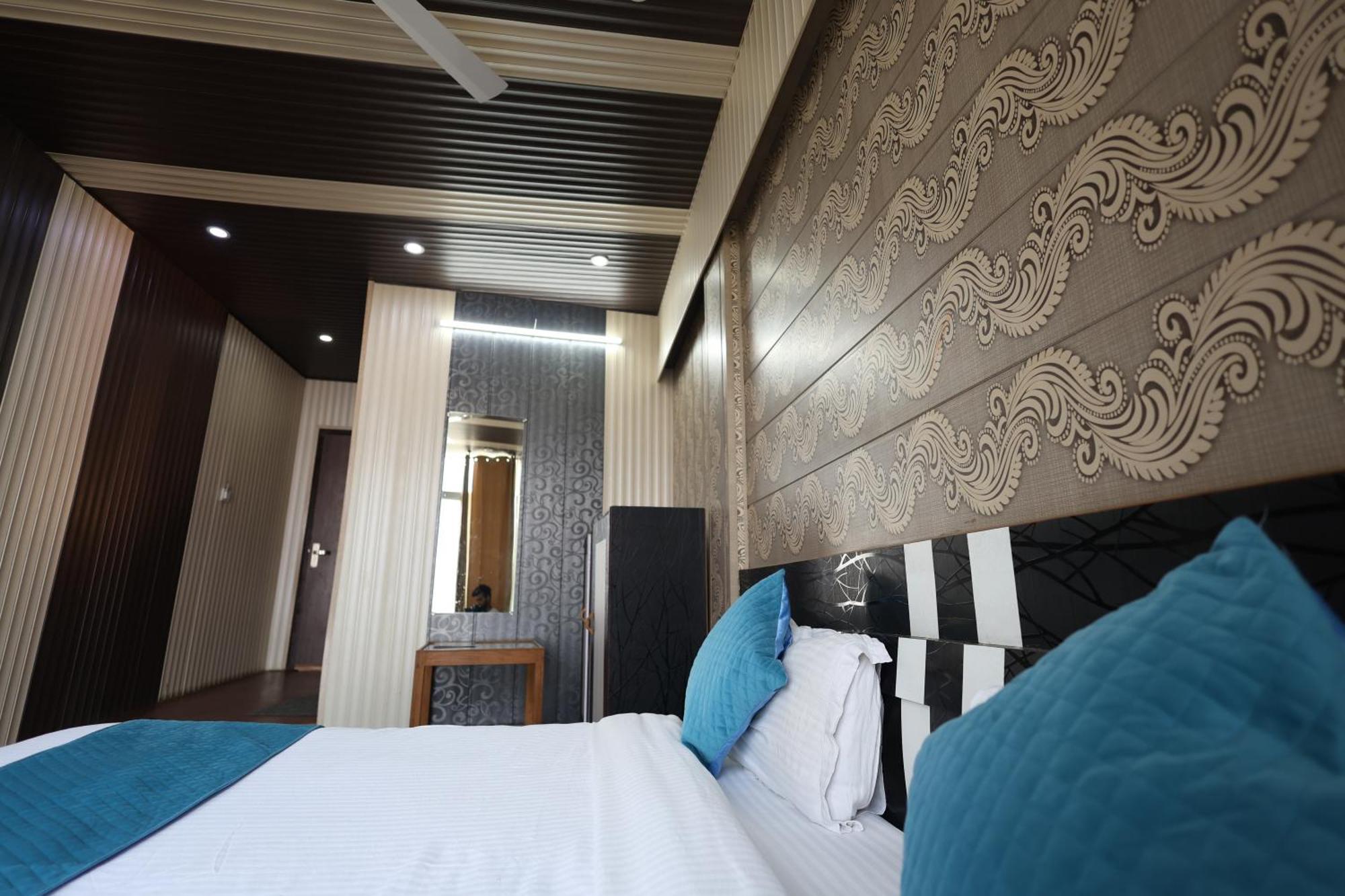 Sleeping Beauty Hotel Moutain View Property Joshīmath المظهر الخارجي الصورة